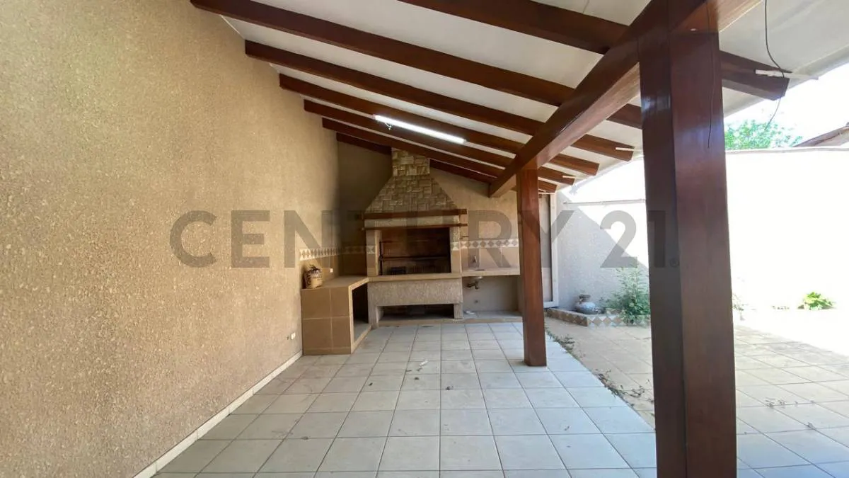 Foto 13 de En Venta Casa de 2 Plantas - Av. Banzer 7mo Anillo