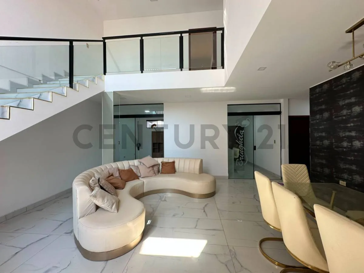 Foto 8 de Lujosa Casa Amoblada, Centrica en Alquiler, en Trinidad Beni