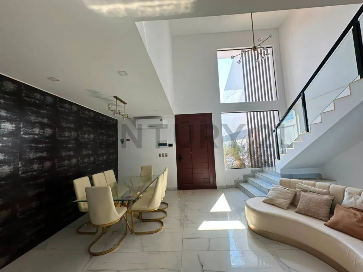 Foto 7 de Lujosa Casa Amoblada, Centrica en Alquiler, en Trinidad Beni