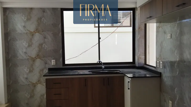 Foto 11 de Compra Ésta Casa en Condominio Privado en Los Rosales de Alto Calacoto