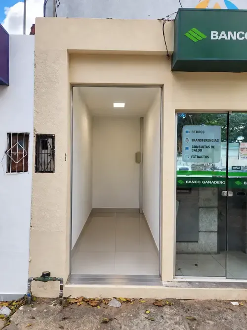 Foto 1 de Espacio para Cajero Automatico Frente a Hospital Obrero #3 en Alquiler