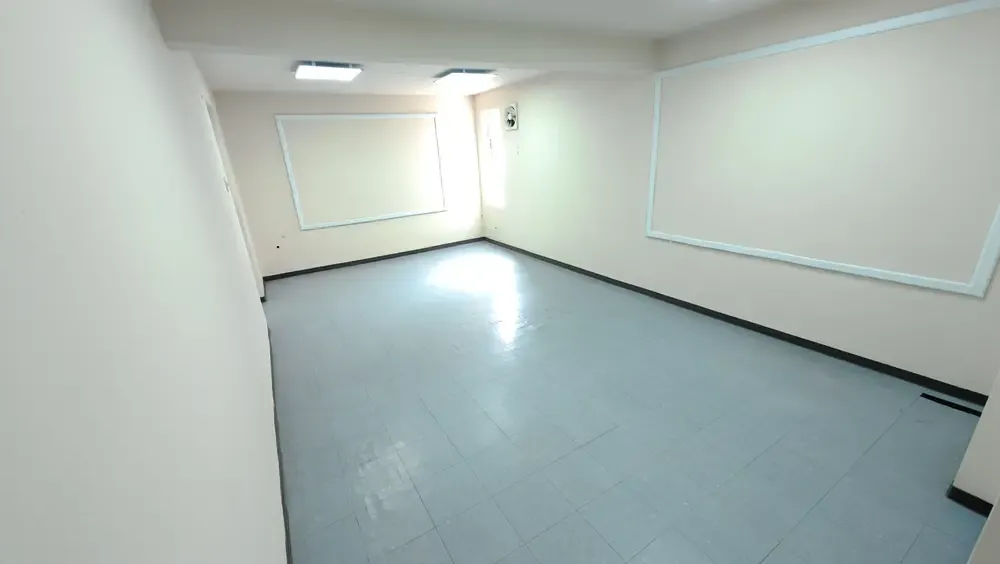 Foto 3 de Amplio Espacio Comercial de 80 M2 en Alquiler Sobre Av. Ramón Rivero