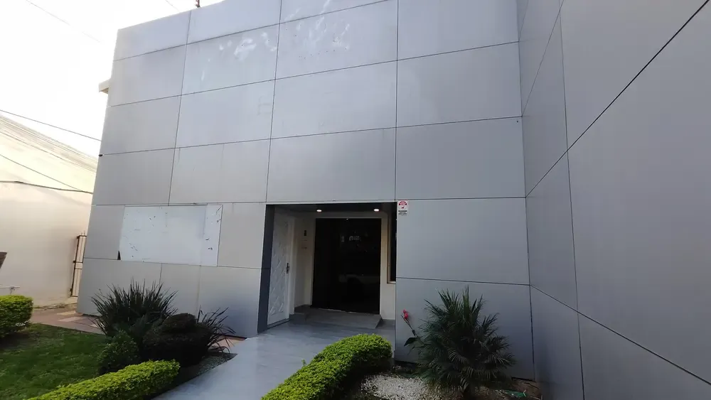Foto 13 de Amplio Espacio Comercial de 80 M2 en Alquiler Sobre Av. Ramón Rivero