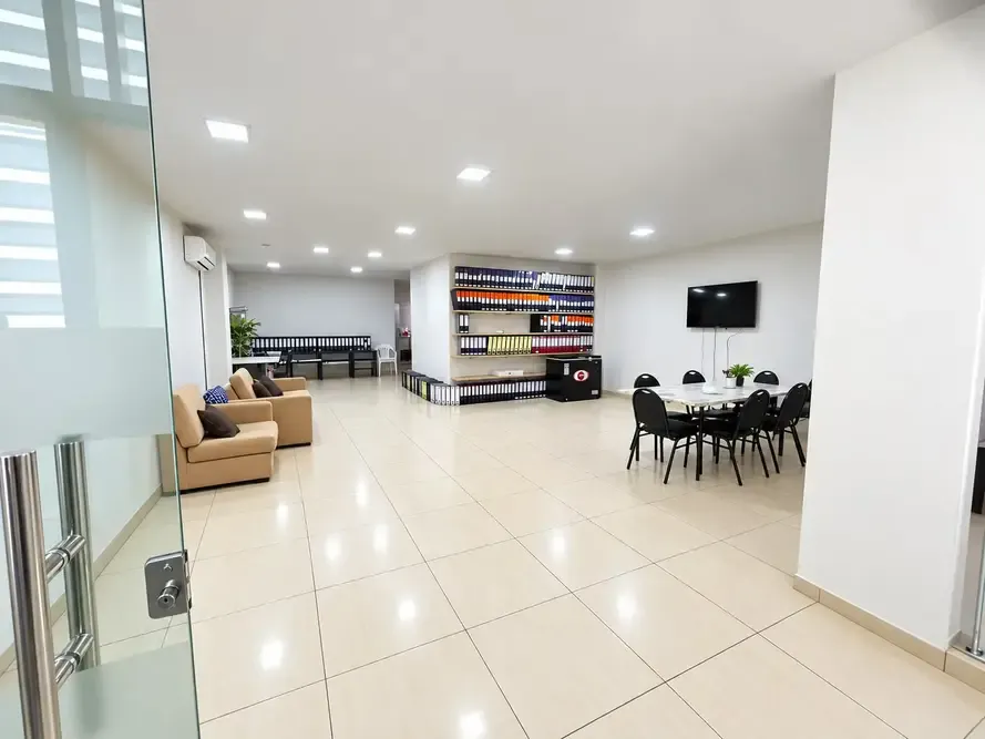 Foto 10 de Edificio en Venta Sobre Avenida!! - Zona Norte – Km 11 ½ - (Entrada principal a Cond. Sevilla)
