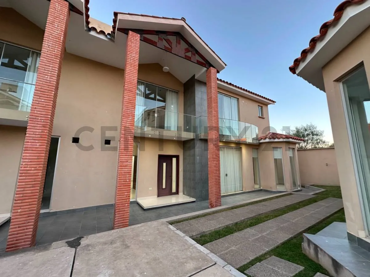 Foto 2 de Casa en Alquiler – Condominio El Cadillar