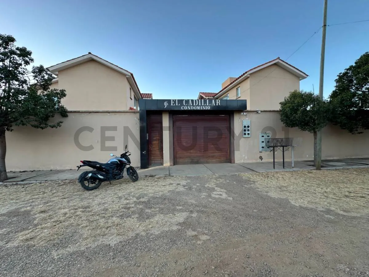 Foto 1 de Casa en Alquiler – Condominio El Cadillar
