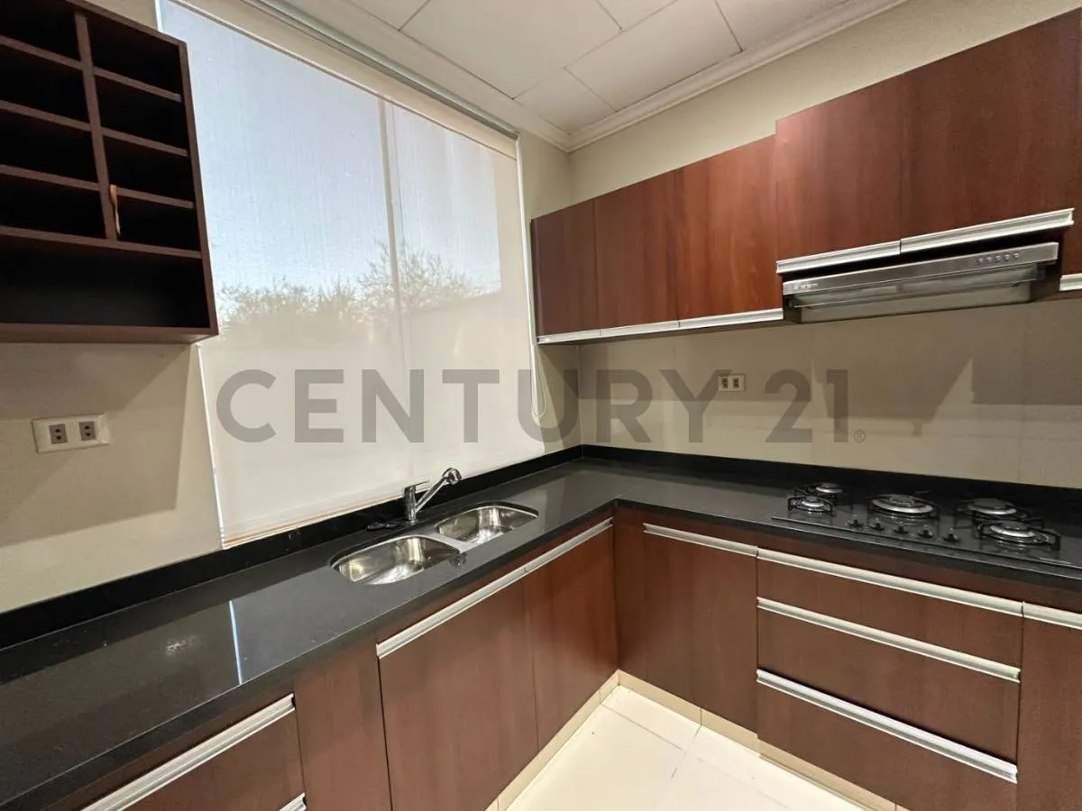 Foto 4 de Casa en Alquiler – Condominio El Cadillar