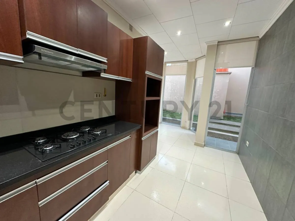 Foto 5 de Casa en Alquiler – Condominio El Cadillar