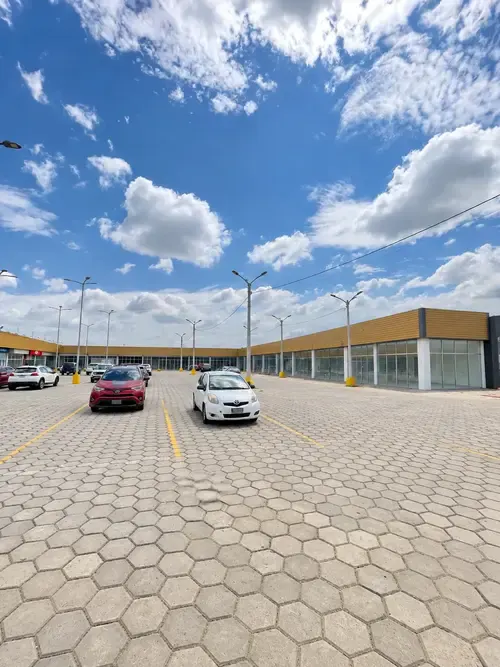 Foto 8 de Locales Comerciales en Alquiler | Av. Banzer Km 8½