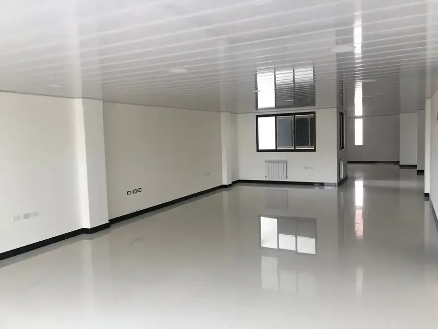 Foto 5 de Amplios Ambientes en Alquiler- Sobre Av Murillo- Ubicacion Comercial Estrategica