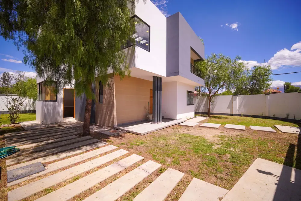 Foto 10 de ✨ *Hermosa Casa Minimalista en Venta – Elegancia, Amplitud y Privacidad* ✨