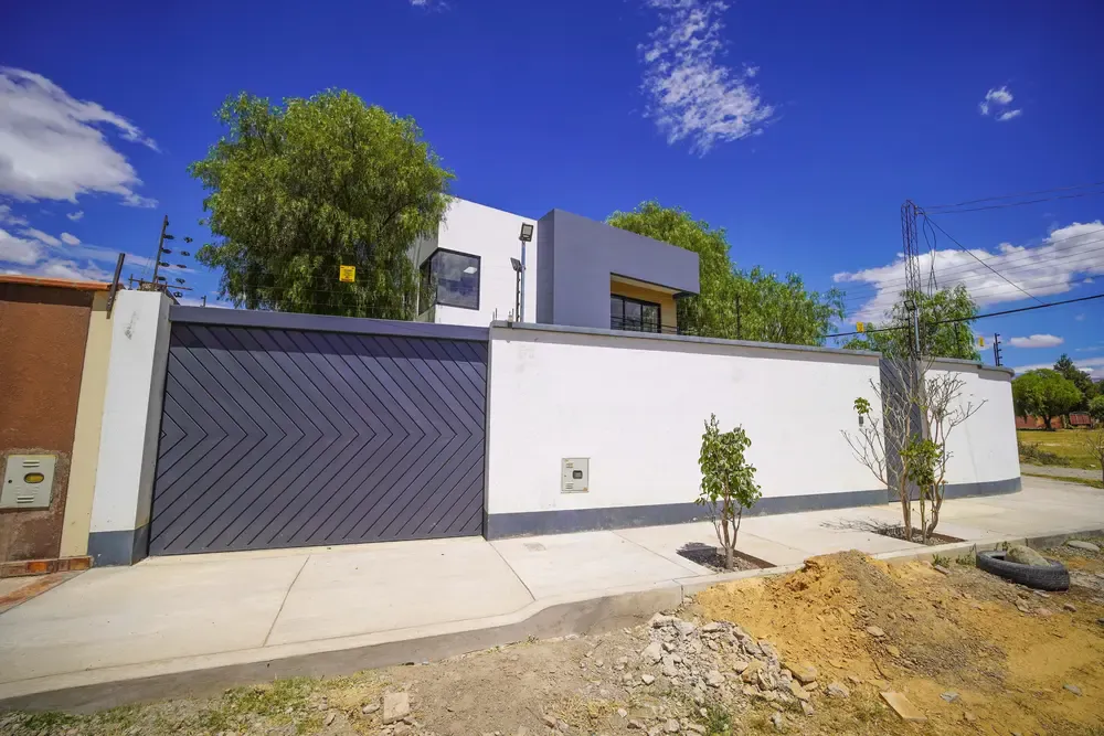 Foto 3 de ✨ *Hermosa Casa Minimalista en Venta – Elegancia, Amplitud y Privacidad* ✨