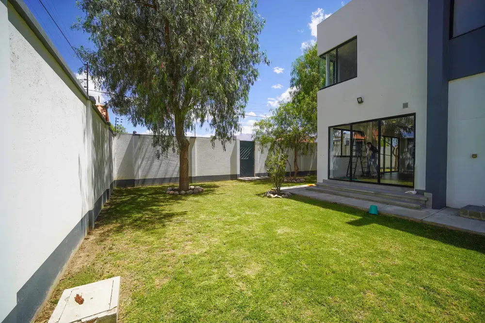 Foto 15 de ✨ *Hermosa Casa Minimalista en Venta – Elegancia, Amplitud y Privacidad* ✨