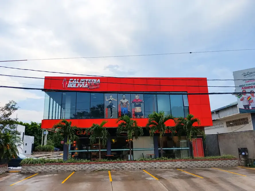 Foto 1 de Alquiler de local comercial sobre Av. Piraí