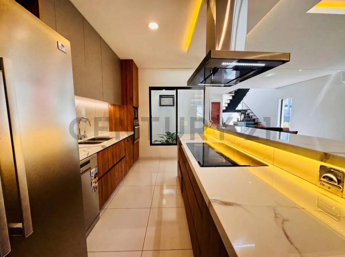 Foto 10 de Casa de Lujo en Venta Condominio Urubó Nord