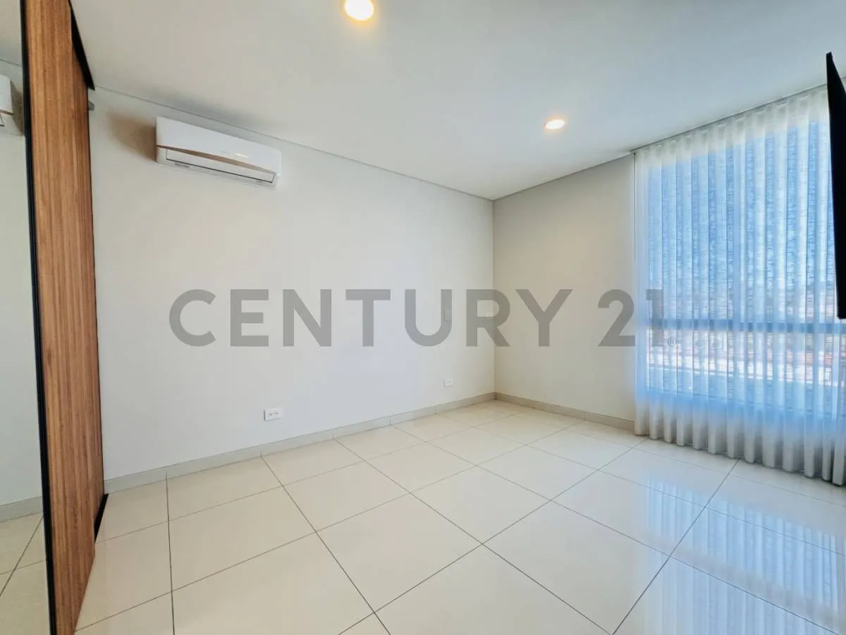 Foto 19 de Casa de Lujo en Venta Condominio Urubó Nord