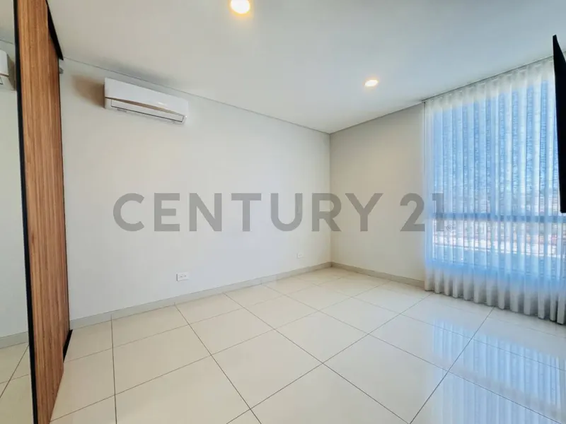 Foto 19 de Casa de Lujo en Venta Condominio Urubó Nord