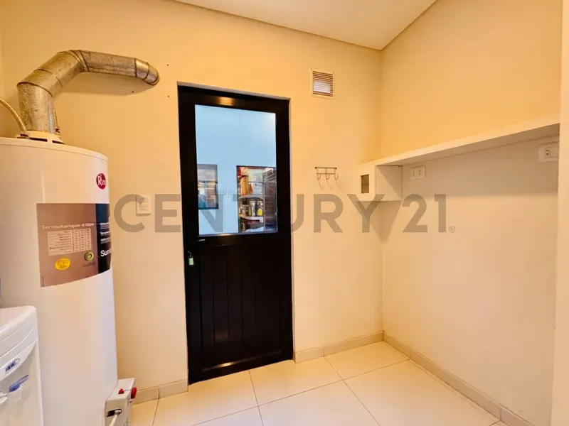 Foto 12 de Casa de Lujo en Venta Condominio Urubó Nord
