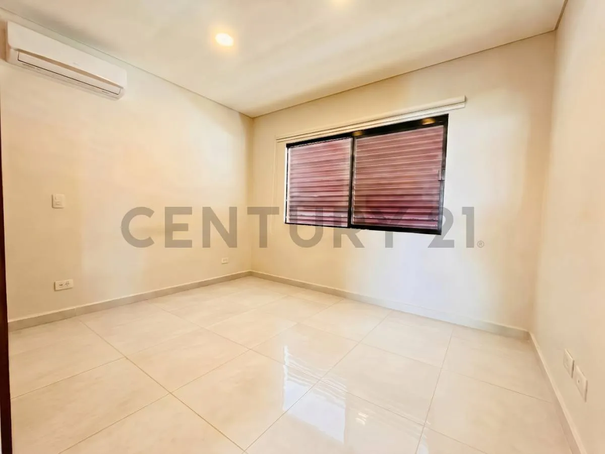 Foto 18 de Casa de Lujo en Venta Condominio Urubó Nord