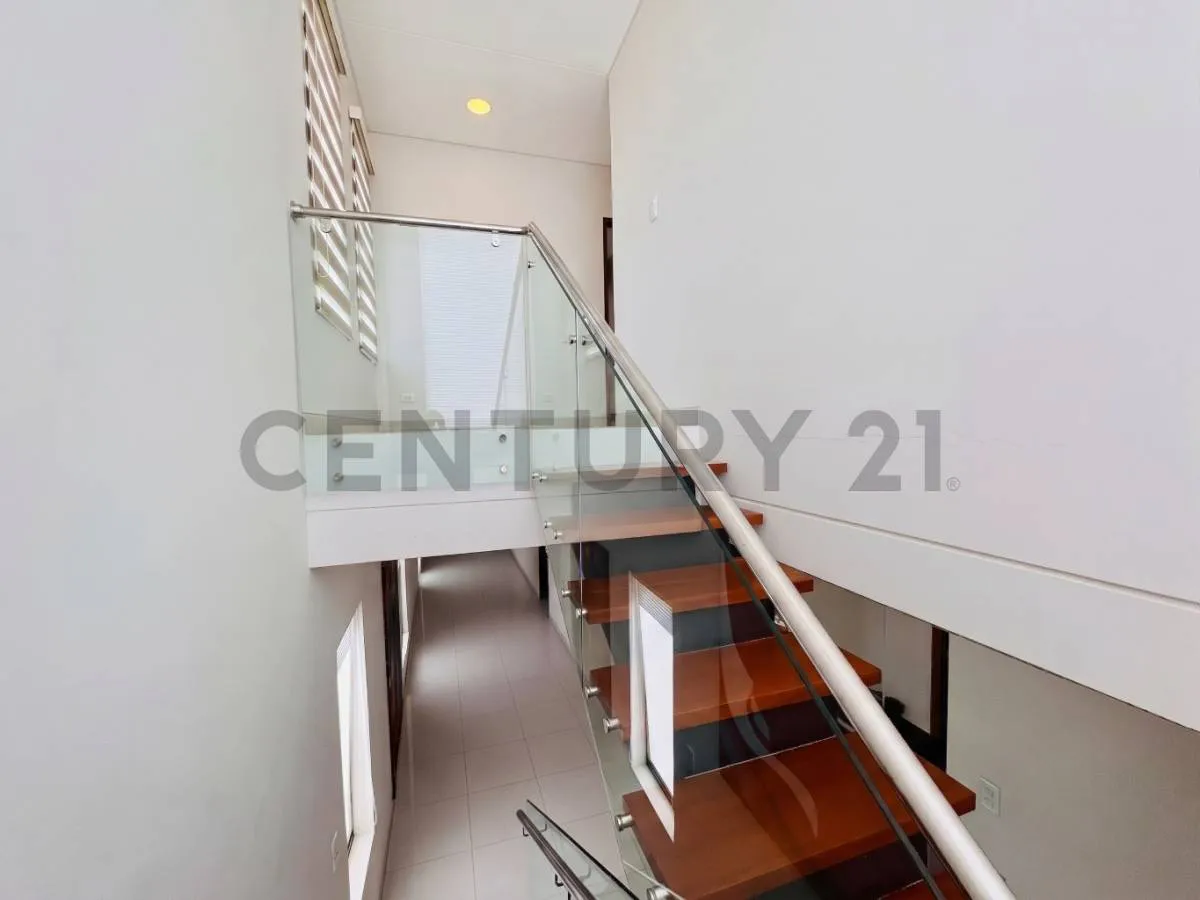 Foto 20 de Casa de Lujo en Venta Condominio Urubó Nord