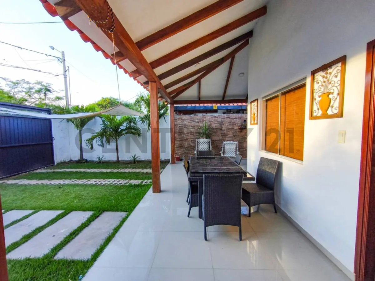 Foto 4 de Casa Acogedora + Departamento Dúplex en Venta