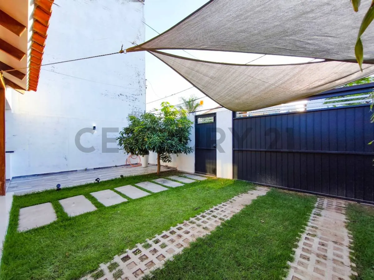 Foto 5 de Casa Acogedora + Departamento Dúplex en Venta
