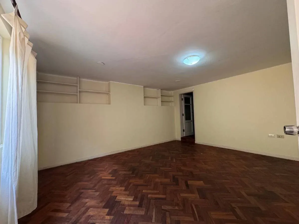 Foto 7 de Bonita Casa en Alquiler en Calacoto-Costanera de 4d