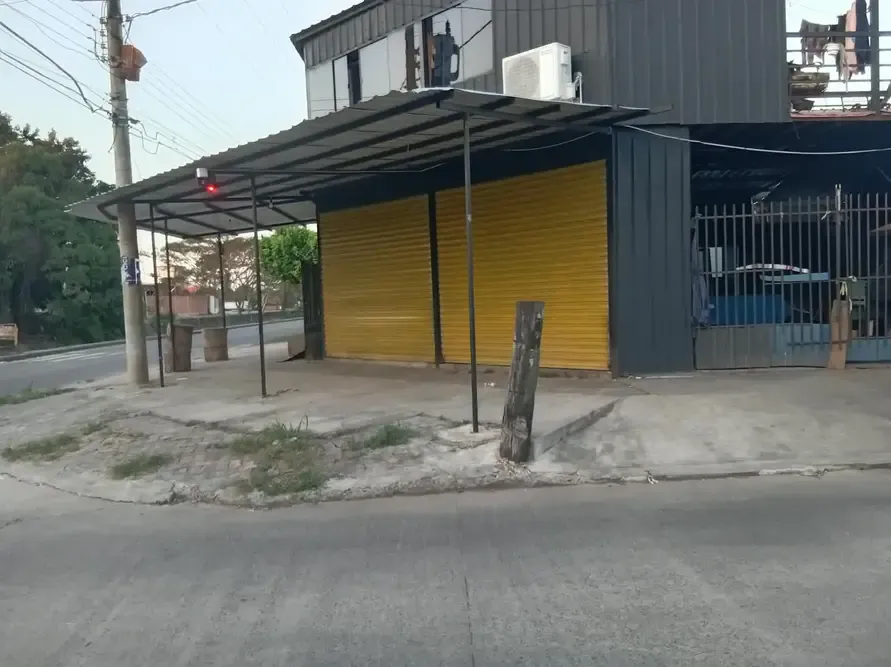 Foto 1 de Tienda - Local - Comercial - Zona Sur Alado de Un Lavadero