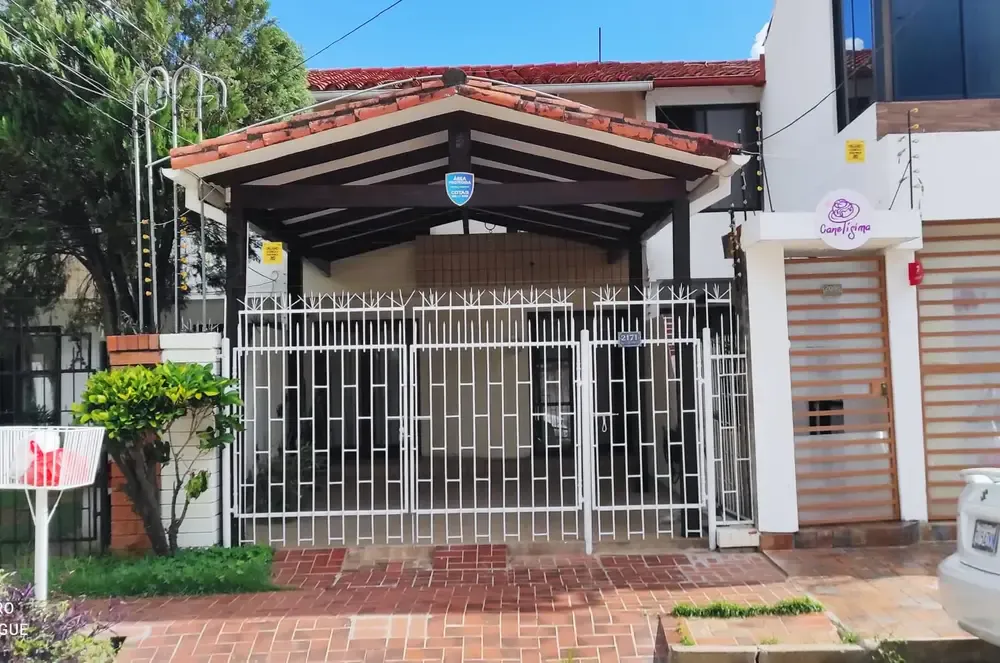 Foto 1 de Casa en alquiler Zona Av. Los Cusis