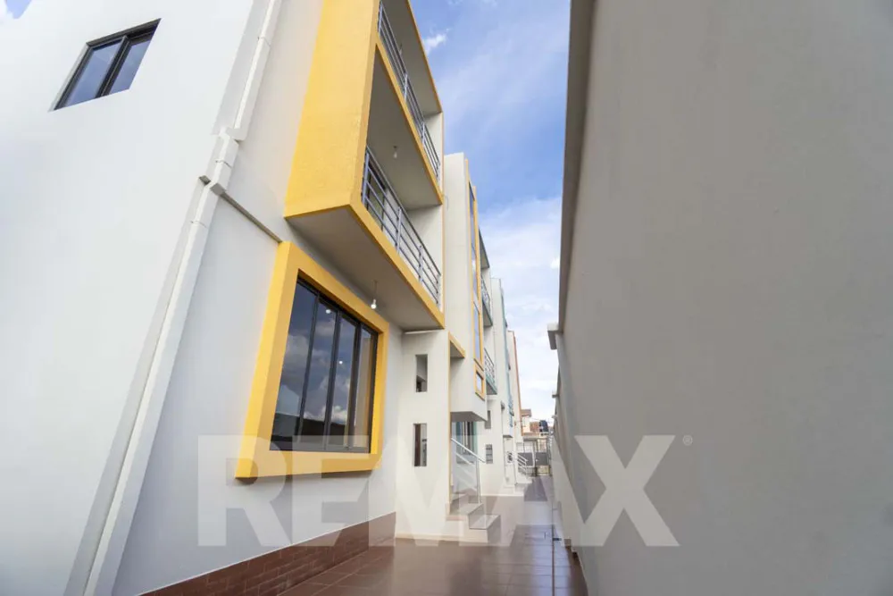 Foto 2 de Hermosa Casa en Condominio Privado “Los Jazmines” – Mesadilla Pacata