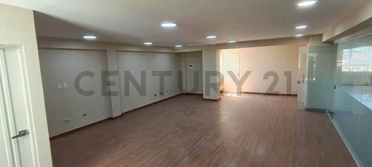 Foto 6 de Oficina Nueva a Estrenar #7 Piso 3 en Alquiler – Oscar Malls, El Alto