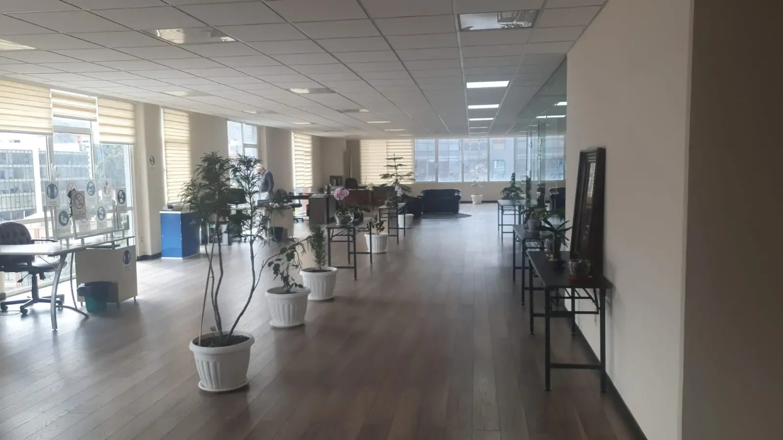 Foto 3 de Oficina en alquiler en Calacoto en Edificio Corporativo