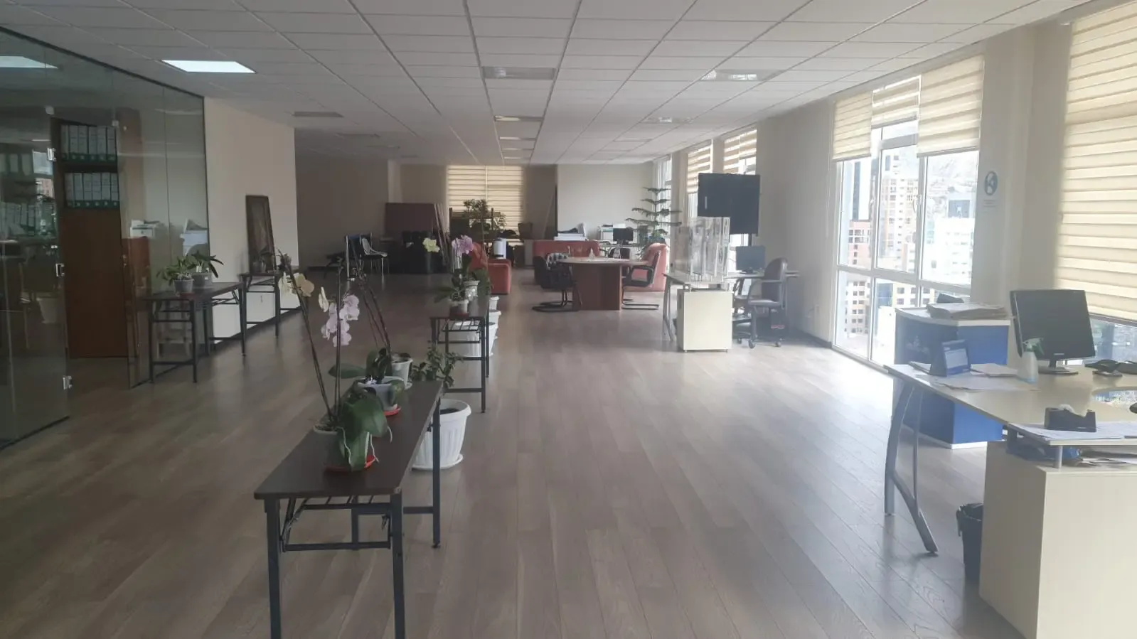 Foto 1 de Oficina en alquiler en Calacoto en Edificio Corporativo