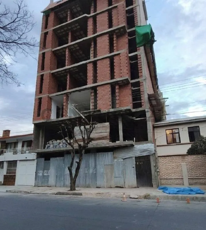 Foto 1 de Local Comercial en Alquiler | Av. Jaime Mendoza
