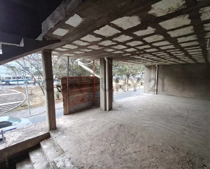 Foto 2 de Local Comercial en Alquiler | Av. Jaime Mendoza