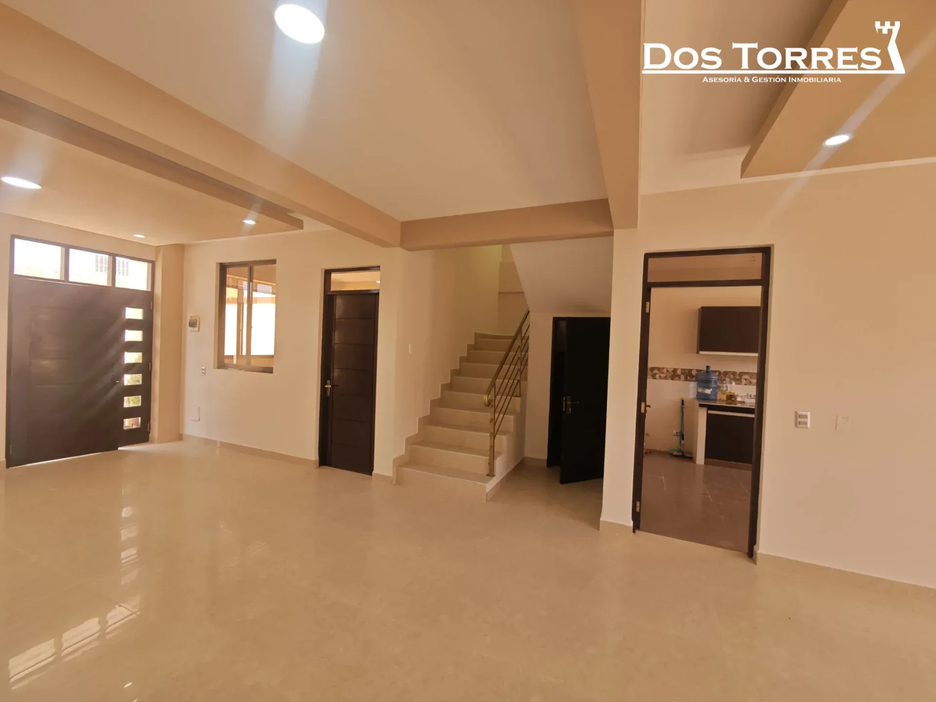 Foto 5 de $us.- 143.500 Amplia casa con 4 dormitorios, próximo al km 6 Blanco galindo