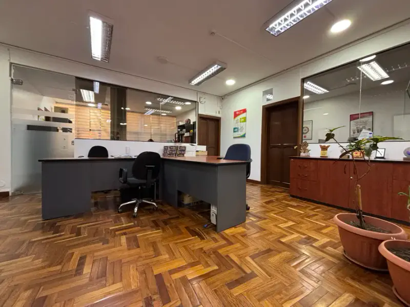Foto 6 de Obrajes ‼️ Oficina en Venta – Ed El Zodiaco