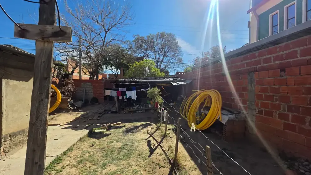 Foto 5 de Venta de casa, sobre Avenida Julio Arce, barrio Luis de Fuentes, Tarija