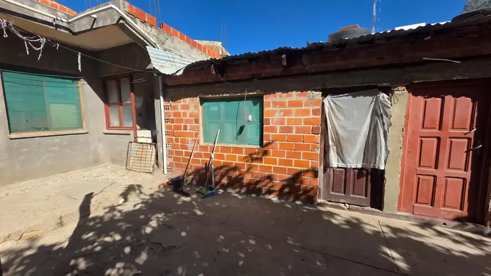 Foto 4 de Venta de casa, sobre Avenida Julio Arce, barrio Luis de Fuentes, Tarija