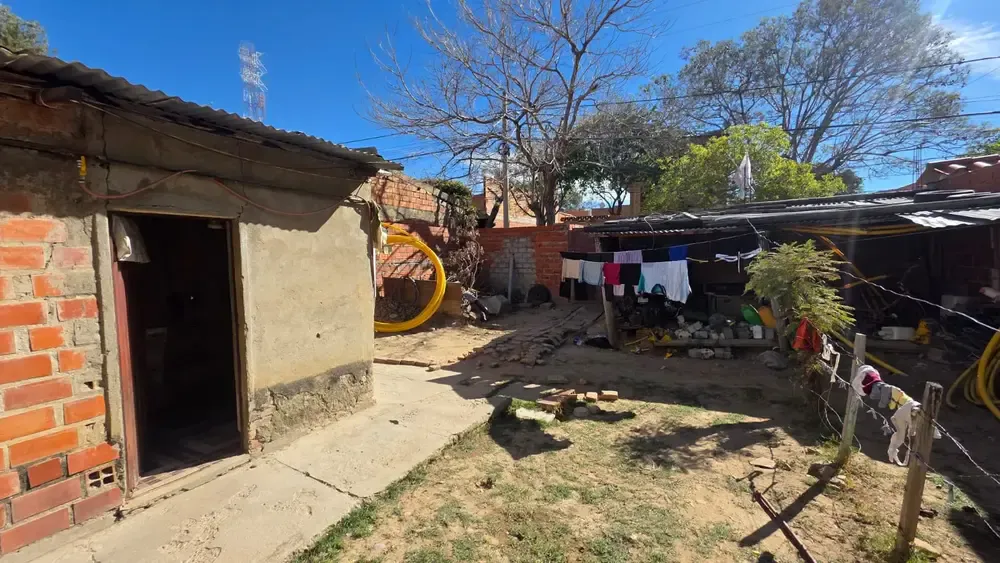 Foto 6 de Venta de casa, sobre Avenida Julio Arce, barrio Luis de Fuentes, Tarija