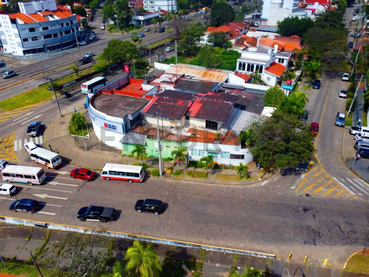 Foto 1 de Inmueble Comercial en Alquiler - Av. Pirai