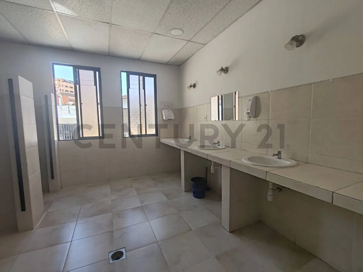 Foto 9 de Venta Edificio Empresarial y Comercial, Av. Montes