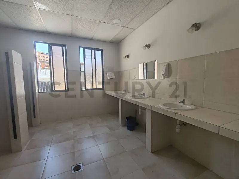 Foto 9 de Venta Edificio Empresarial y Comercial, Av. Montes