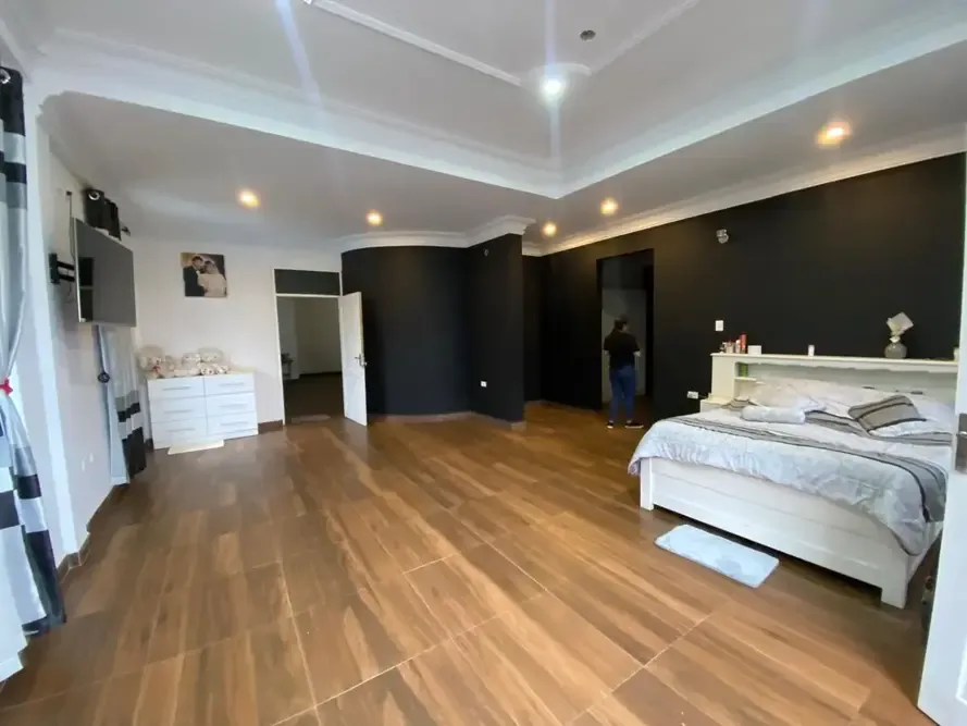 Foto 11 de Casa con Espacio Comercial en Venta Vinto