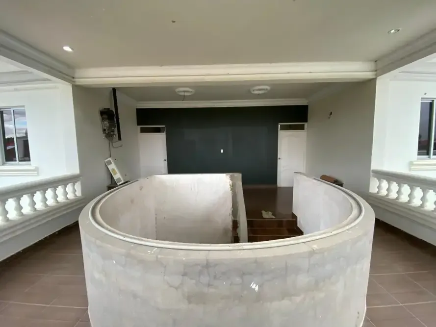 Foto 17 de Casa con Espacio Comercial en Venta Vinto