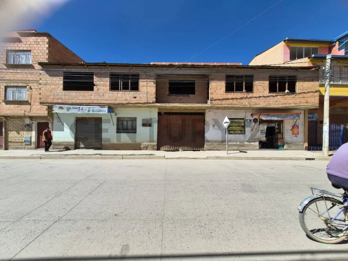 Foto 2 de De Ocasion Casa Como Terreno en Venta en Viacha Central