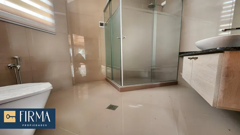 Foto 15 de Alquila Esta Residencia de Lujo en Urb. Privada, Achocalla