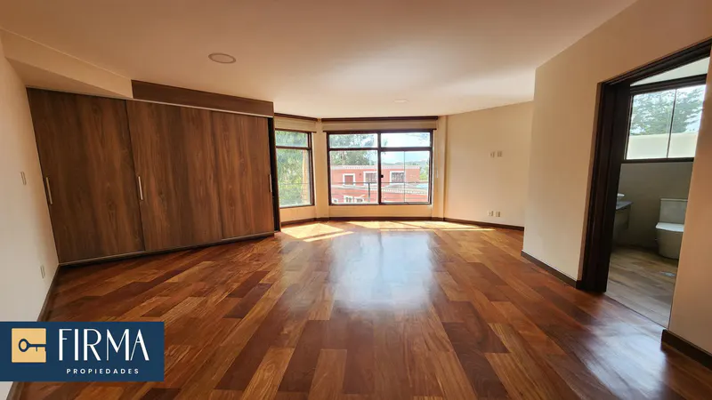 Foto 17 de Alquila Esta Residencia de Lujo en Urb. Privada, Achocalla