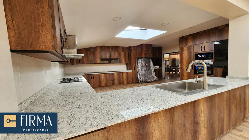 Foto 10 de Alquila Esta Residencia de Lujo en Urb. Privada, Achocalla