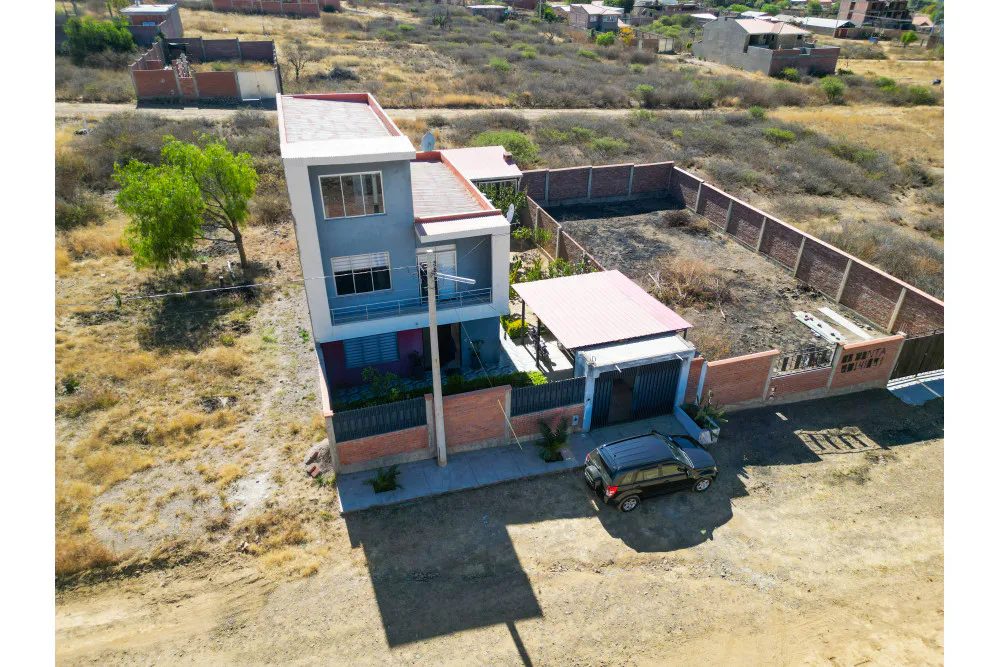 Foto 3 de Casa en Venta Estilo Minimalista Arbieto - Carretera Tarata
